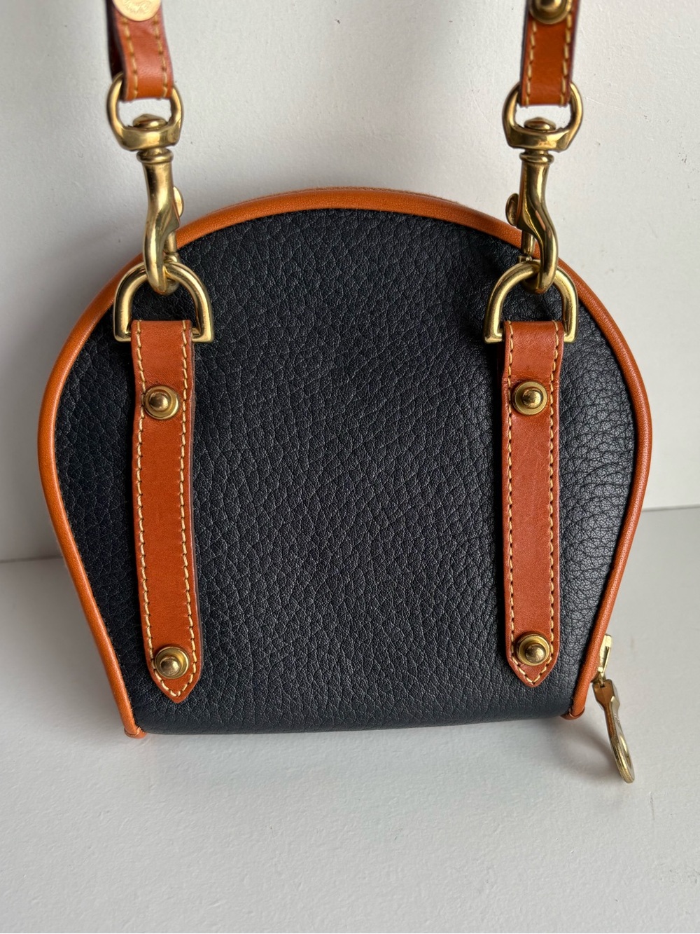 Dooney and Bourke Big Duck Oval Leather Wallet Duck on a strap mini bag - Picture 3 of 16